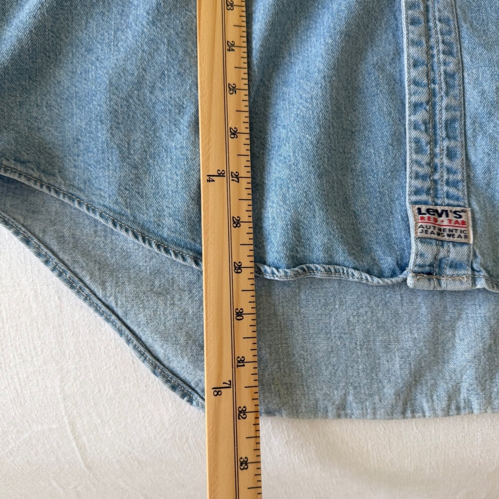 Levis Red Tab Denim Shirt Medium Light Wash Cotton Button Down 60560-1315 - Picture 3 of 8